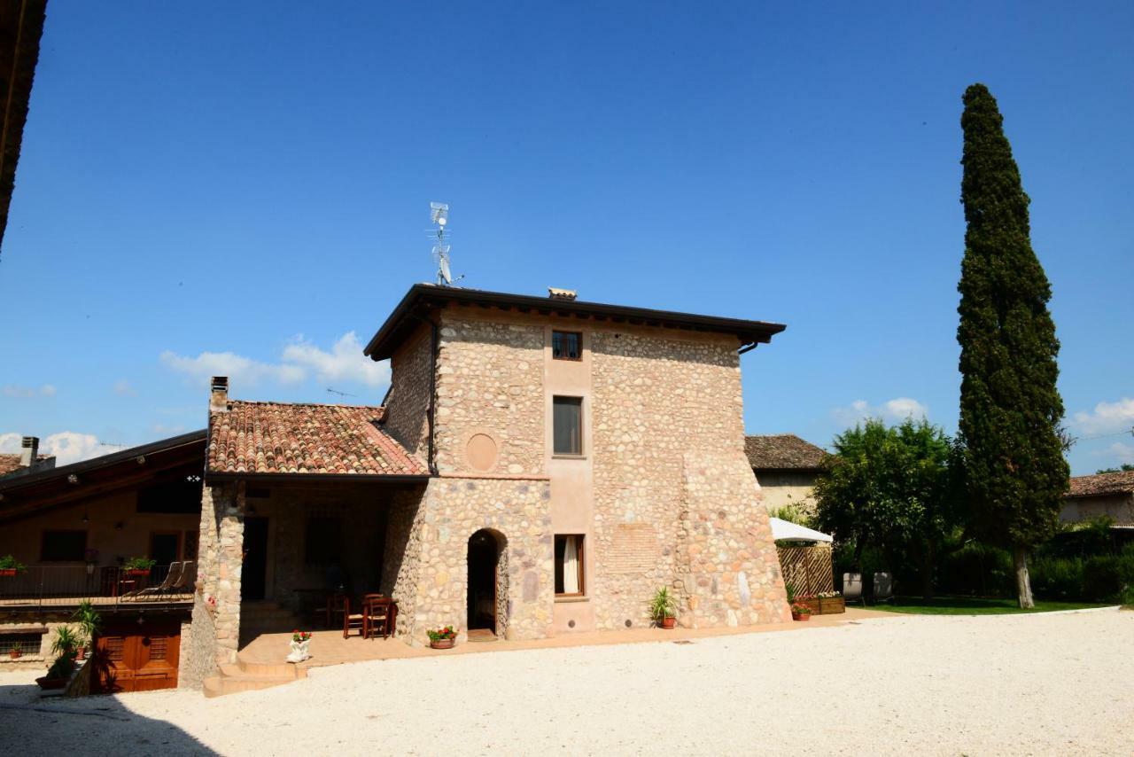 Corte Davini Agriturismo Monzambano Zewnętrze zdjęcie